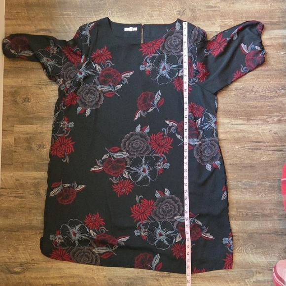 Maurices Size 1 (16/18) Blsck With Red Floral A-line Dress with Bishop Sleeves - Picture 10 of 12